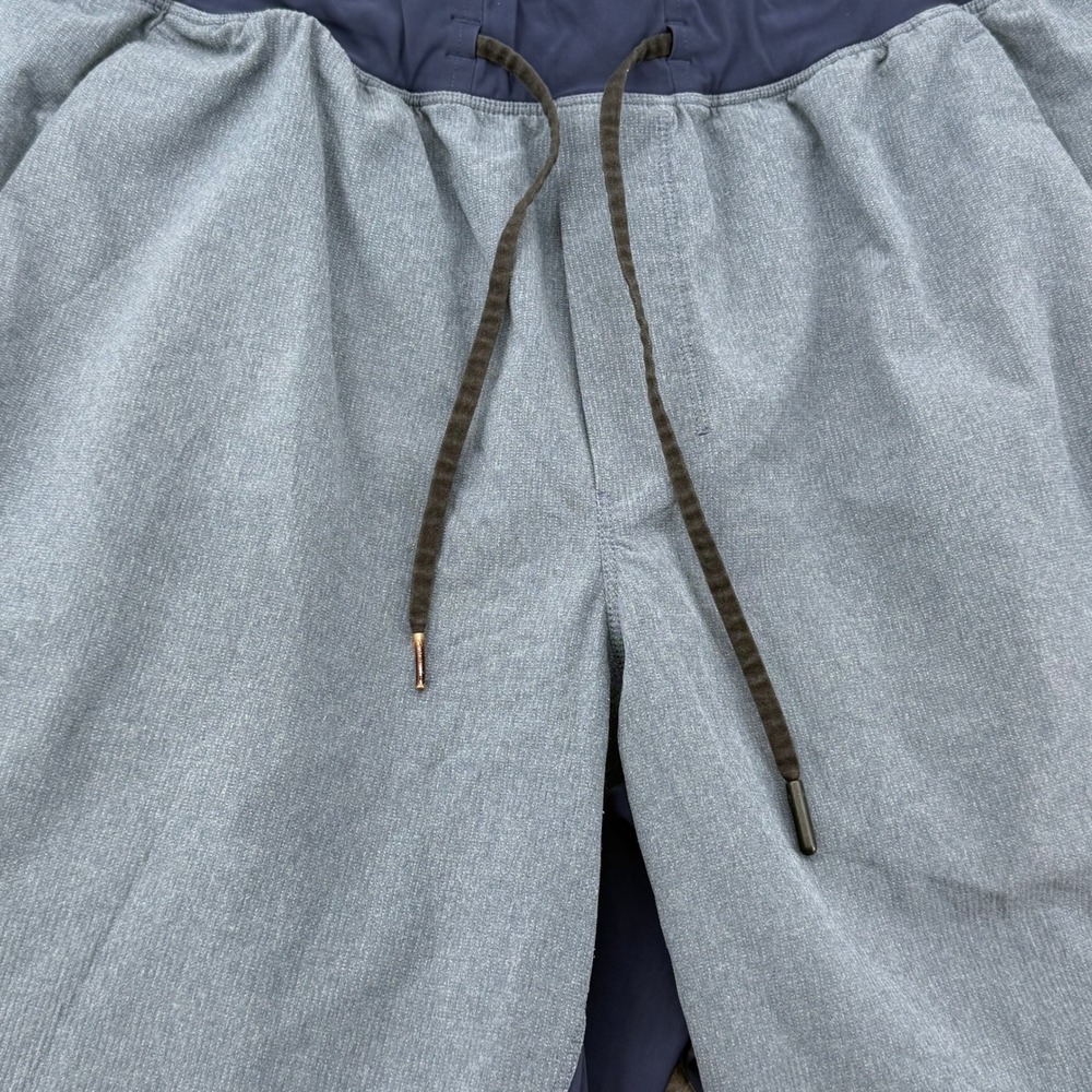 Lululemon Mens Athletic Training Shorts Grey Navy Blue Drawstring 9 Inch Inseam - Picture 3 of 11
